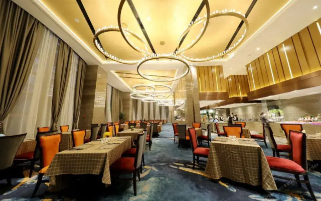 Xinhua Jian'guo Hotel