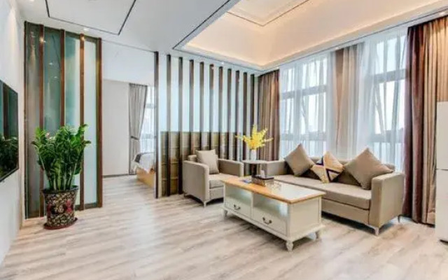 Footloose Apartment