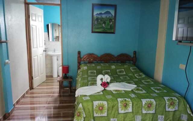 Cabinas Cascada Rio Celeste