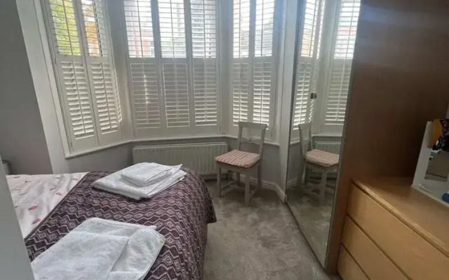 Gorgeous 1 Bedroom Apartment With Garden Near Earlsfield