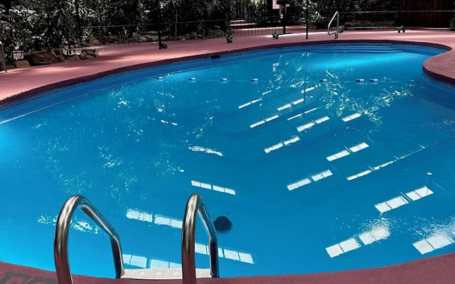 Historic Cow Palace Inn