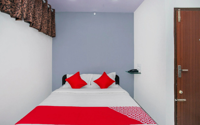 OYO 19934 Hotel Golden Arch