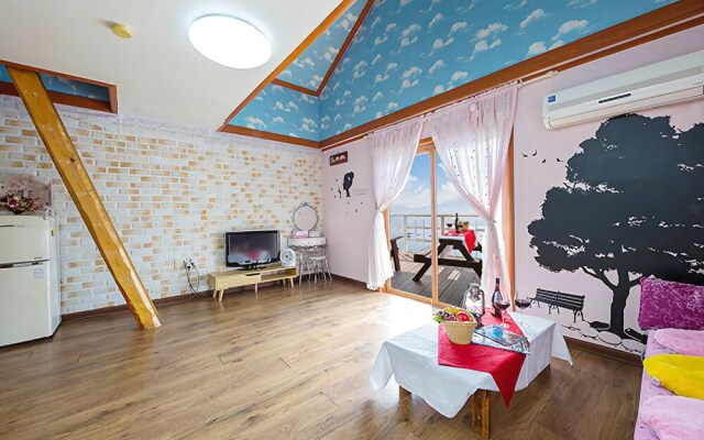 Geoje Beach Love Pension