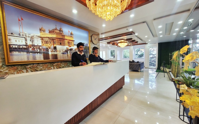 RR Hotel and Resort