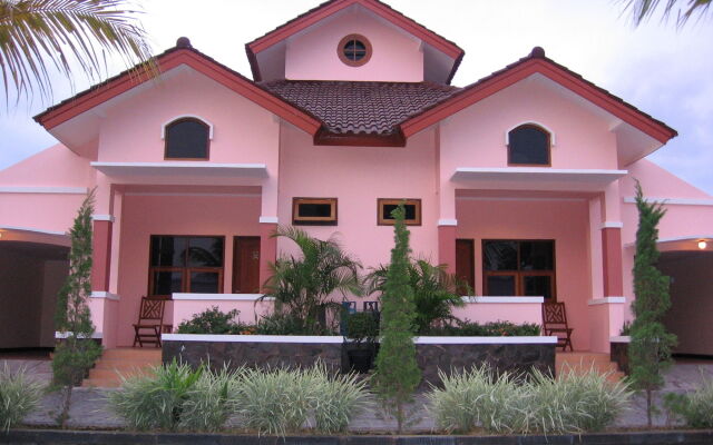 Atrium Resort & Hotel
