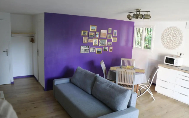 Studio charmant et spacieux au calme