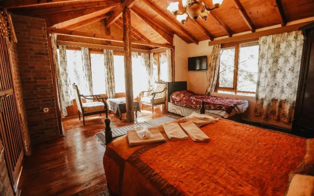 Kayserkaya Cottages & Camping
