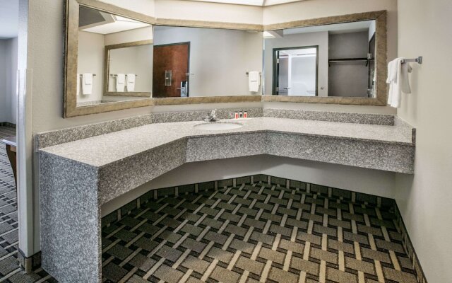 Baymont Inn & Suites Lawton