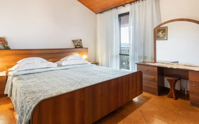 Peaceful Apartment in Poreč with Garden