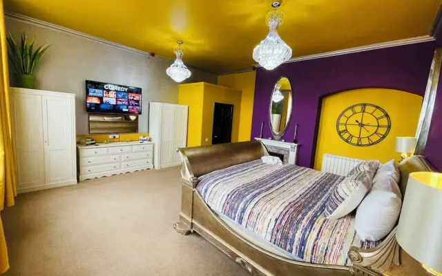 PHOENIX Apartments