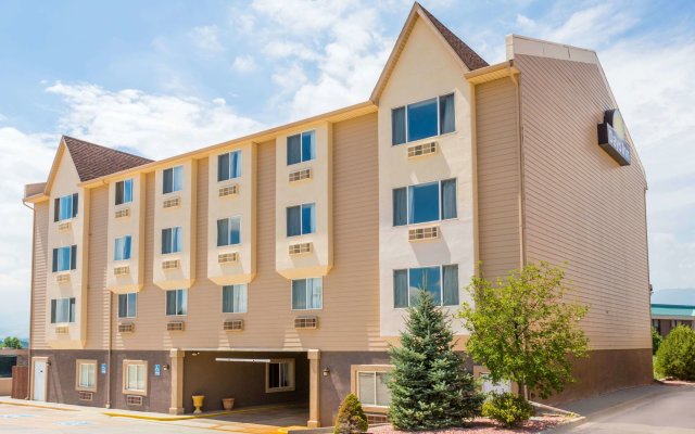 Days Inn by Wyndham Colorado Springs Air Force Academy