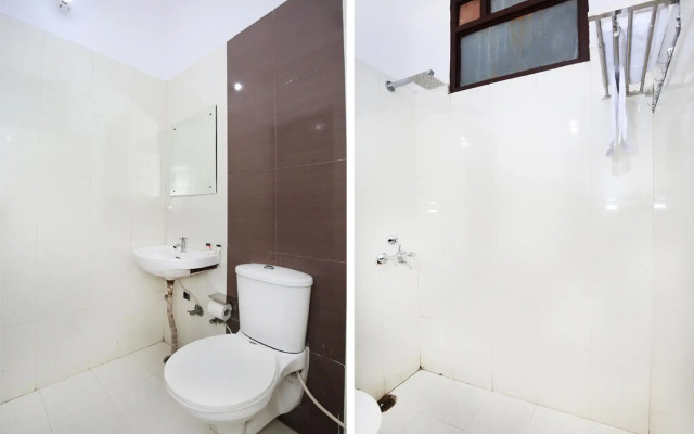 OYO 10377 Hotel Tango