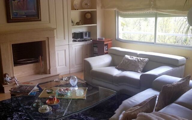 Modern B&B Somosaguas