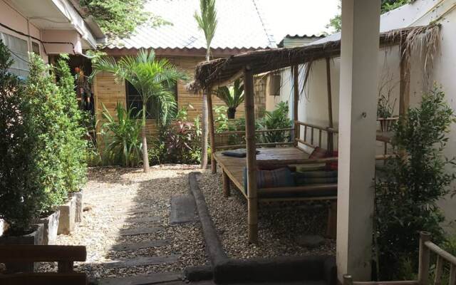 Jaidee Bamboo Huts