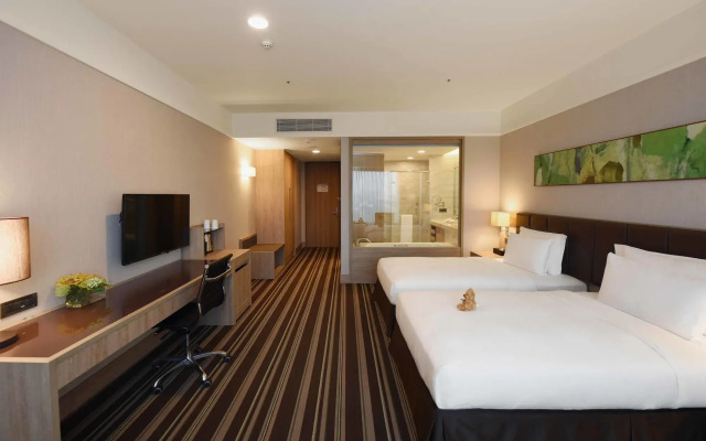 Fullon Hotel Taoyuan Airport Access MRT A8