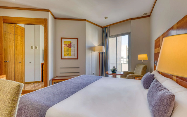 Отель Senator Parque Central