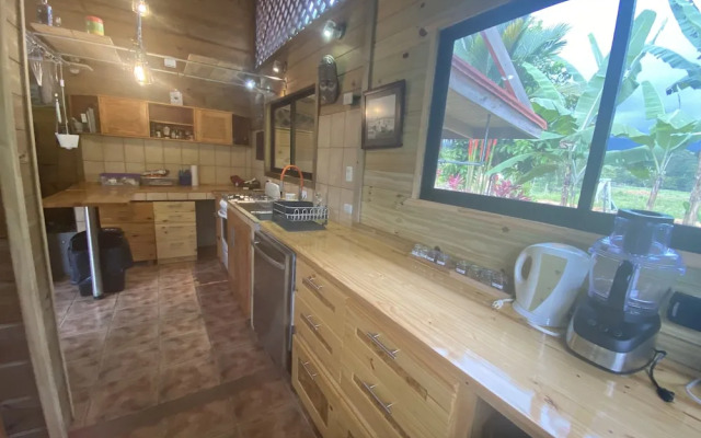 Uvita Oasis Retreat with Villa Cabins and Apartment