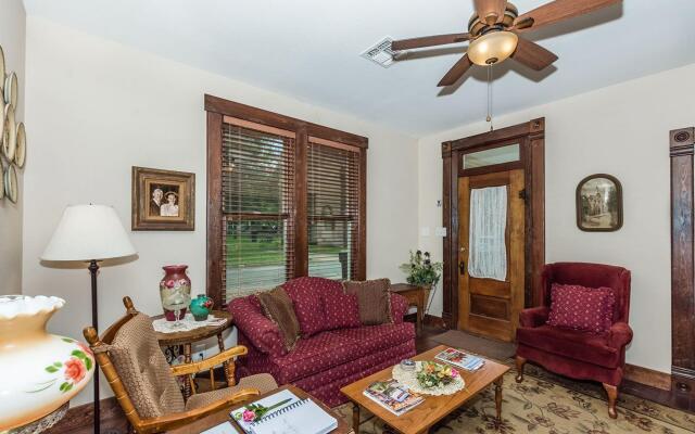 Mistletoe House in Fredericksburg