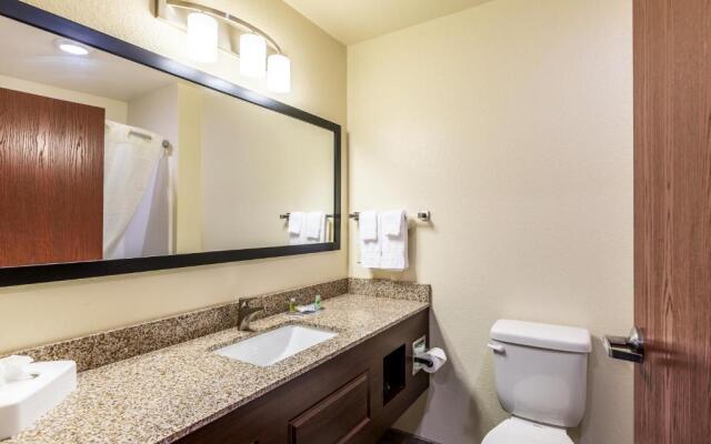 Cobblestone Inn & Suites - Fairfield Bay