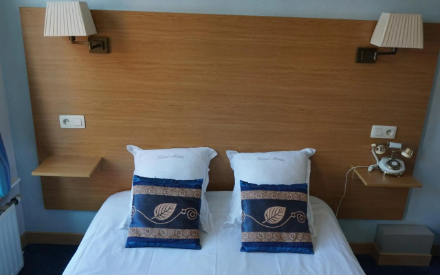 Hotel Asiris