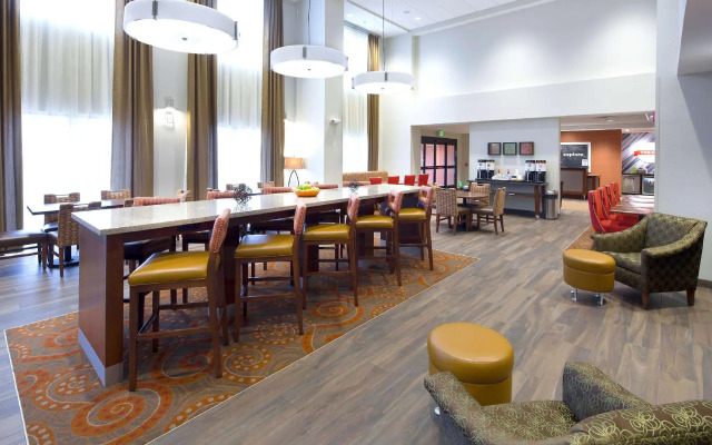 Hampton Inn & Suites Page - Lake Powell