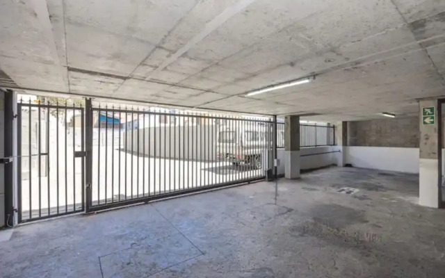 Stylish Studio Apartment in Streetart Paradise