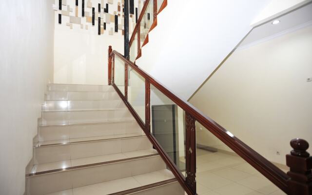 Airy Tebet Utara Jakarta