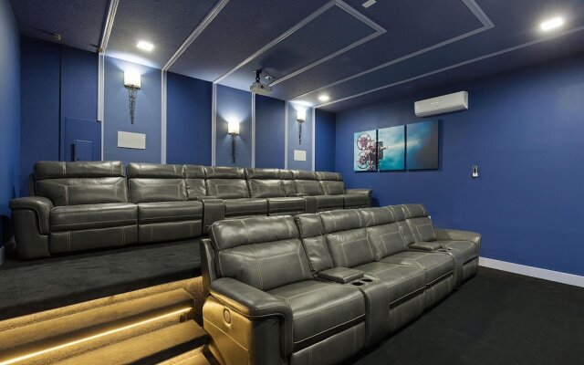 St004v: 10 Bed, Frozen, Spongebob