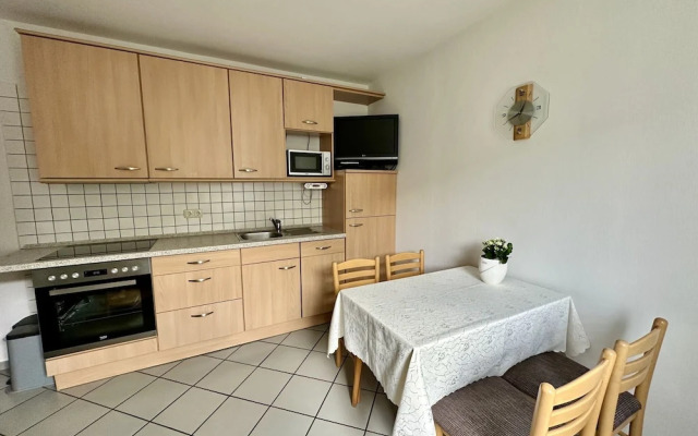 Apartment With 2 Rooms in Lirstal
