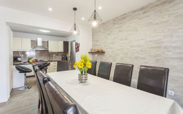 House Arija