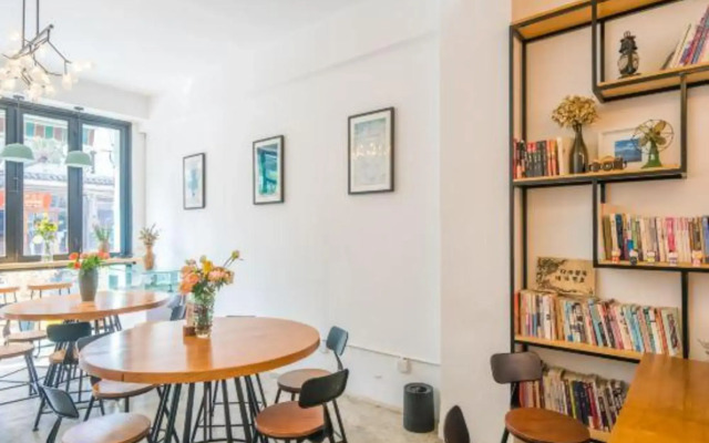 Dali Monster Inn (Gucheng Dongyu Street)