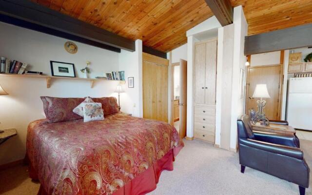 Laurelwood Condominiums Studio Premier Unit 208