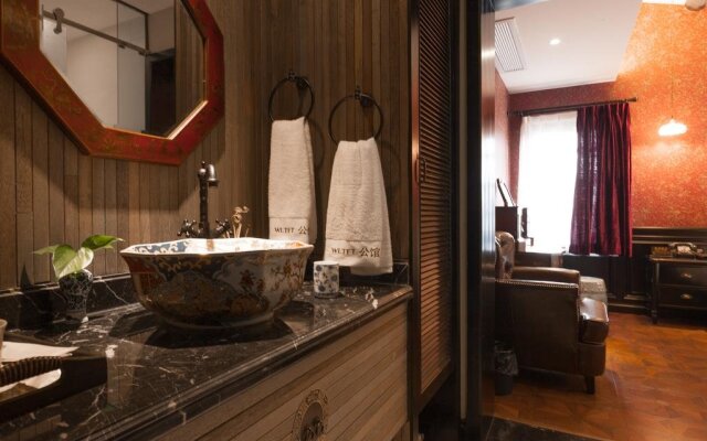 William's Toffee Mansion