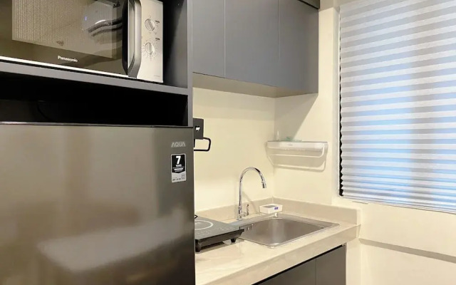 Restful And Modern Look 2Br At Meikarta Apartment