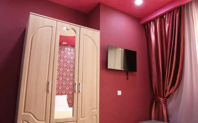 Lovely Hotel