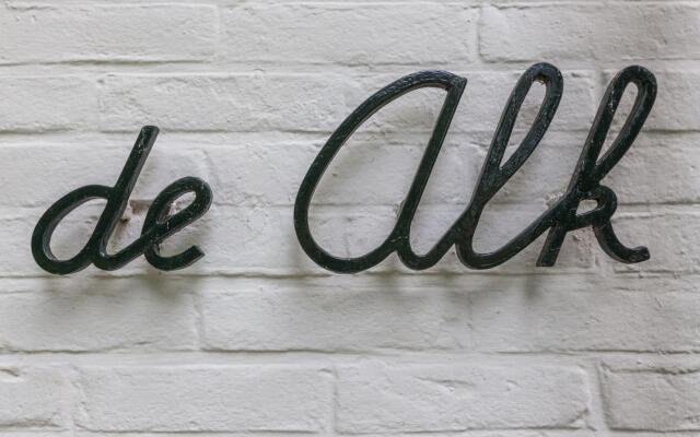 Appealing holiday home in Vrouwenpolder with garden