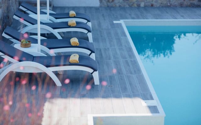 Eleia Seafront Rooms & Villas