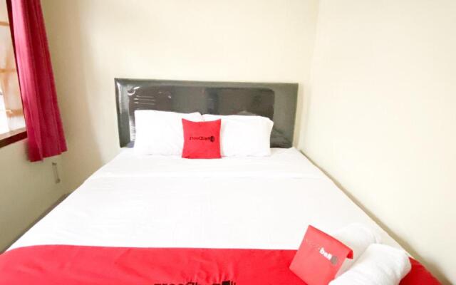 RedDoorz At Simpang Borobudur