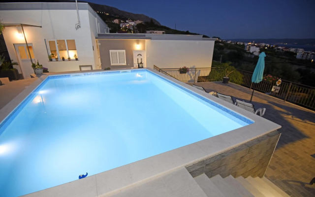 Apartments Lidija - see view with private hot tub and split level apartment with garden