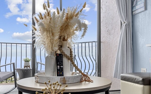 Newly Renovated Oceanfront 1BR Condo