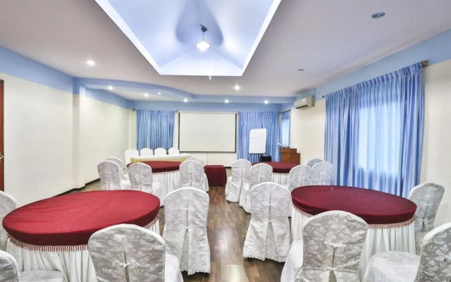 Holiday Palms by OYO Rooms