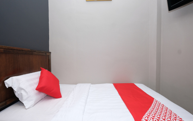 OYO 1190 Nice Stay Hotel