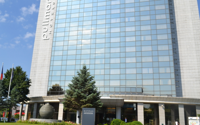 Отель Pullman Bucharest World Trade Center