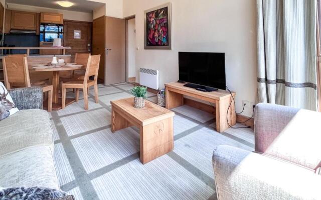 Bright, spacious South-facing 1-bedroom apartment