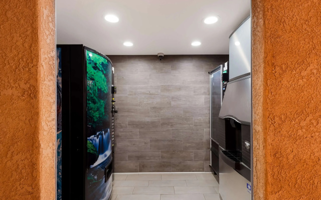 Best Western Inn & Suites Lemoore