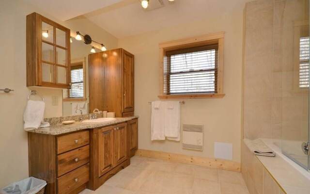 Chalet Adlartok