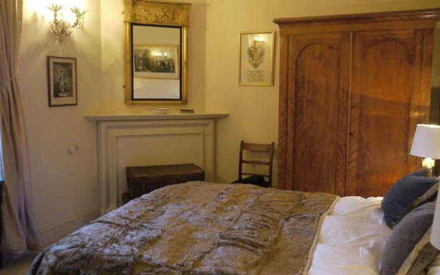 Warthill Castle B&B
