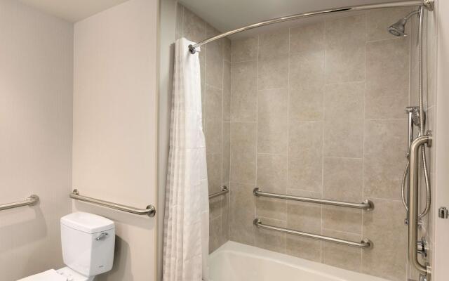 Embassy Suites by Hilton Kansas City Olathe