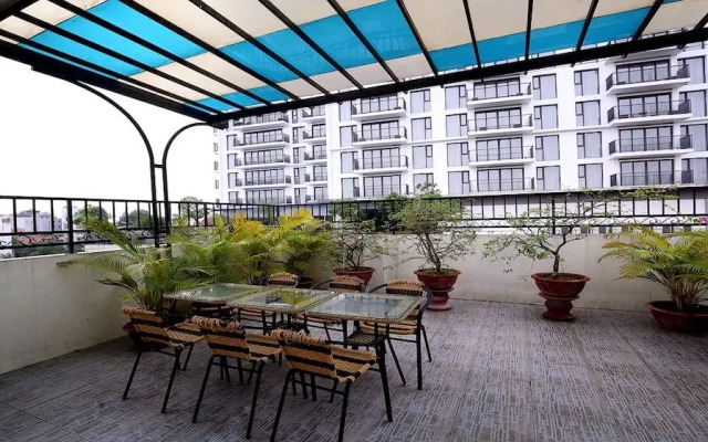 A Rich Stay Westlake 4B6-TH