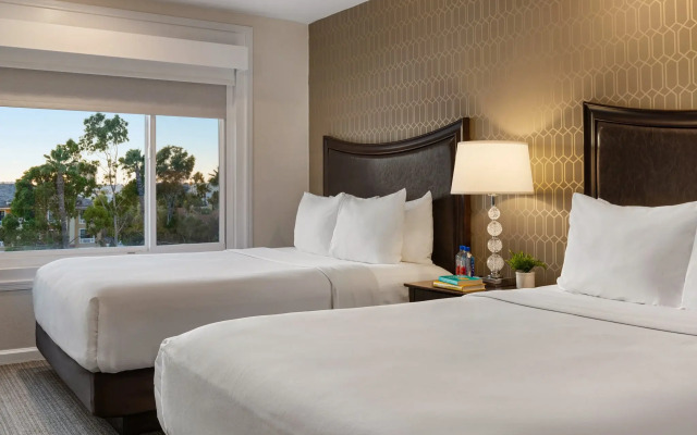 Peacock Suites